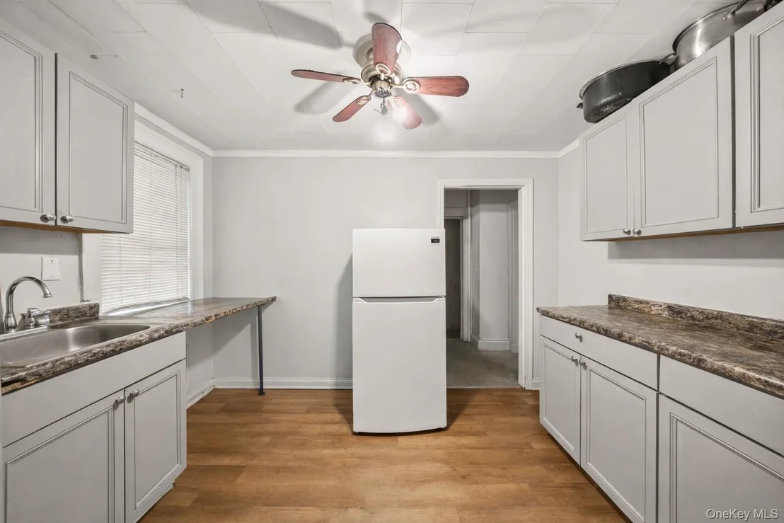 Photo of 19 W Maple Avenue