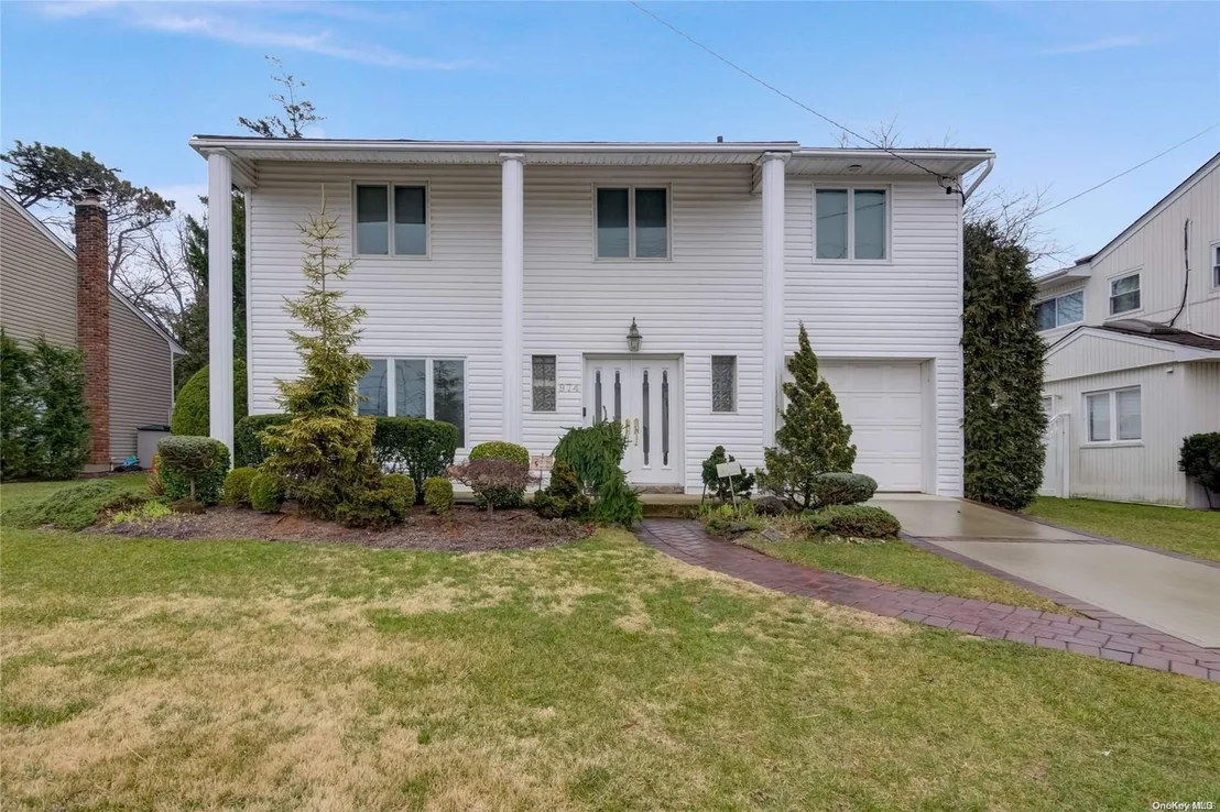 Photo of 974 Middle Bay Drive