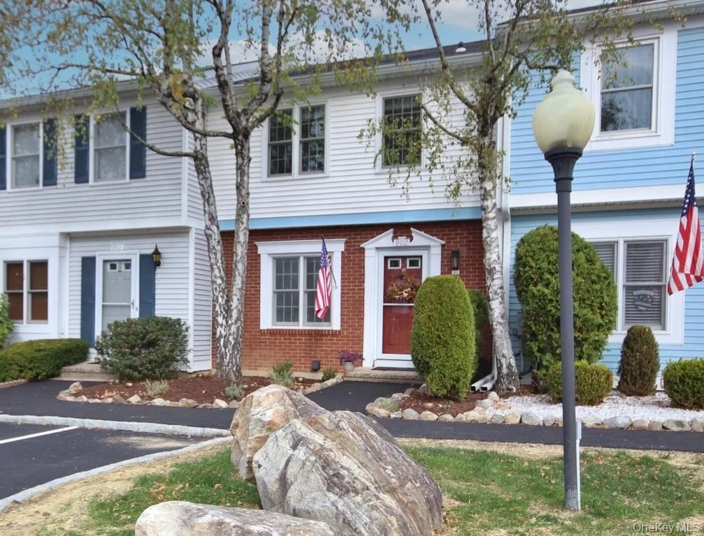 Photo of 902 Williamsburg Drive