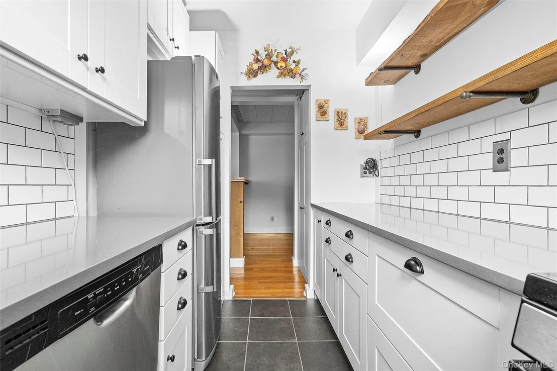 Photo of Unit 5A at 804 Bronx River Road