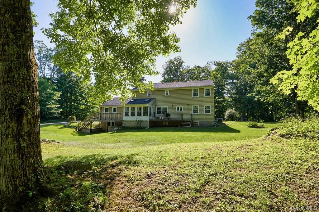 Photo of 10 Stoutenburgh Drive