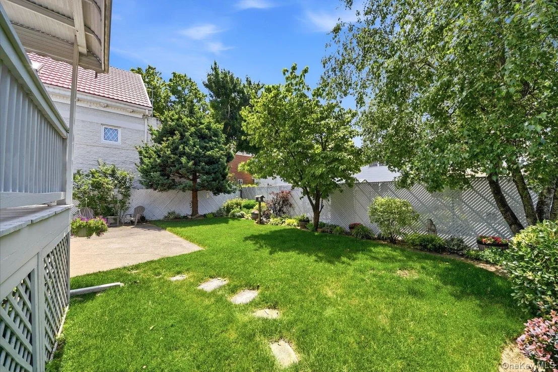 Photo of 195 Graff Avenue