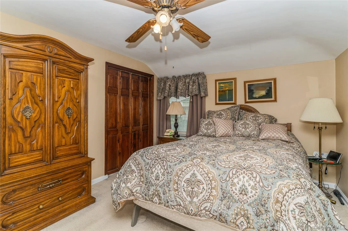 Photo of 35 Roydon Drive N