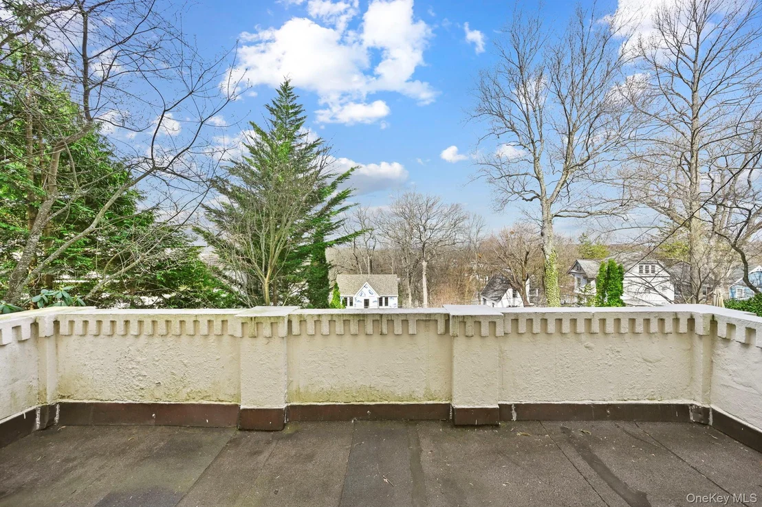 Photo of 35 Euclid Avenue