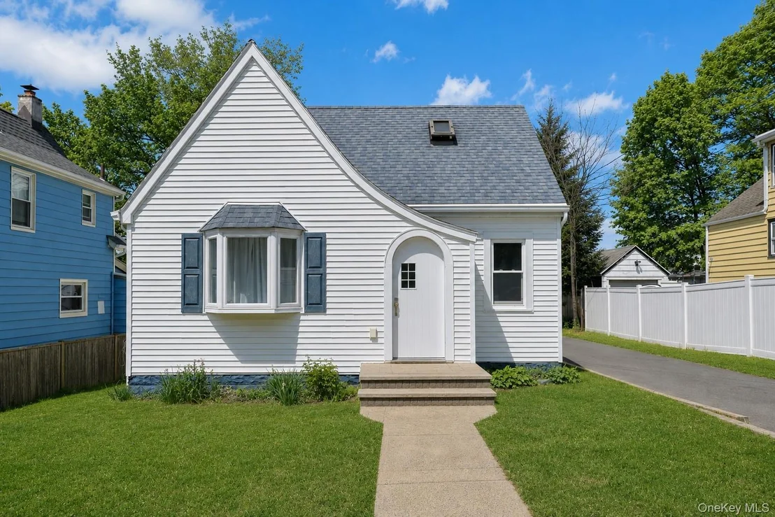 Photo of 6 Willow Avenue