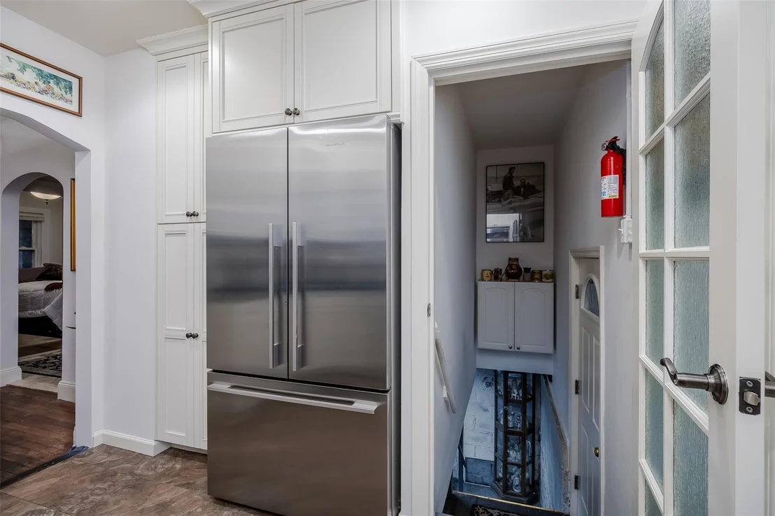 Photo of 2376 Newbridge Road