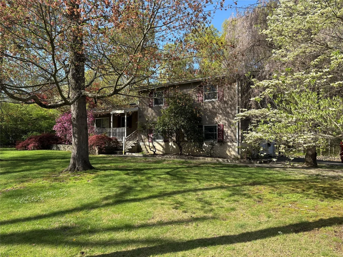 Photo of 10 Fox Hill Road