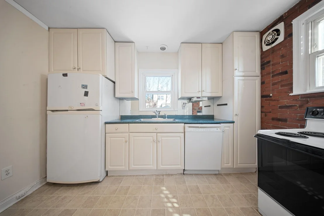 Photo of 855 Edward Street