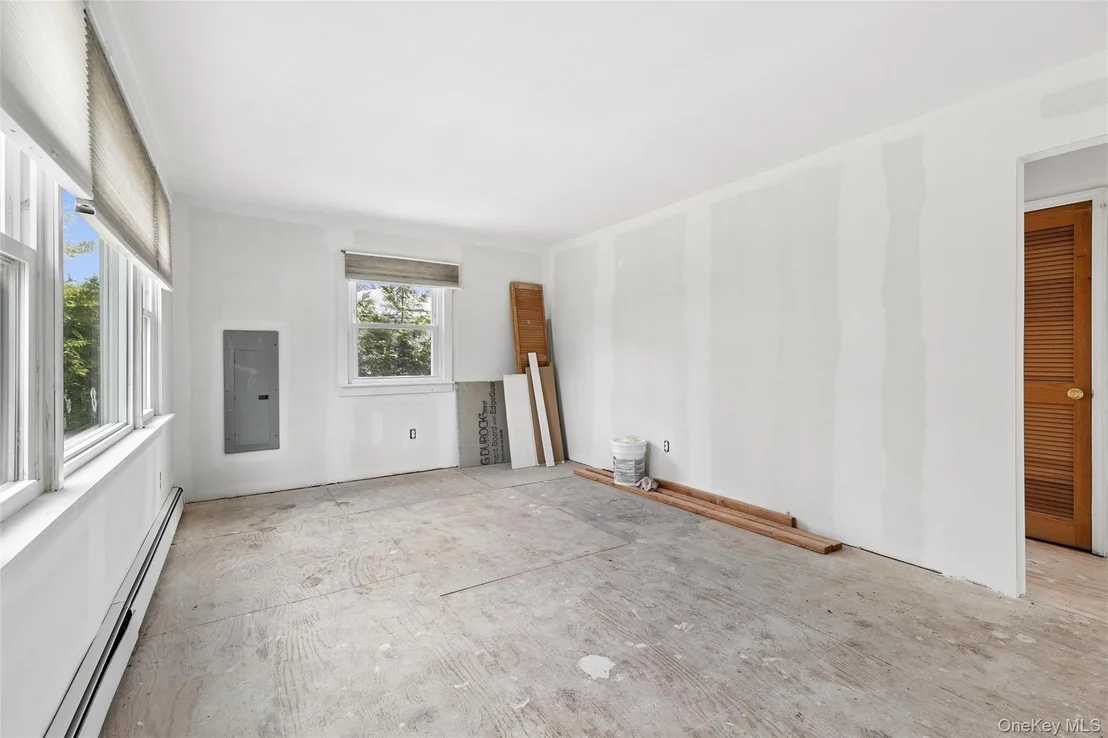 Photo of 56 Inlet Road W