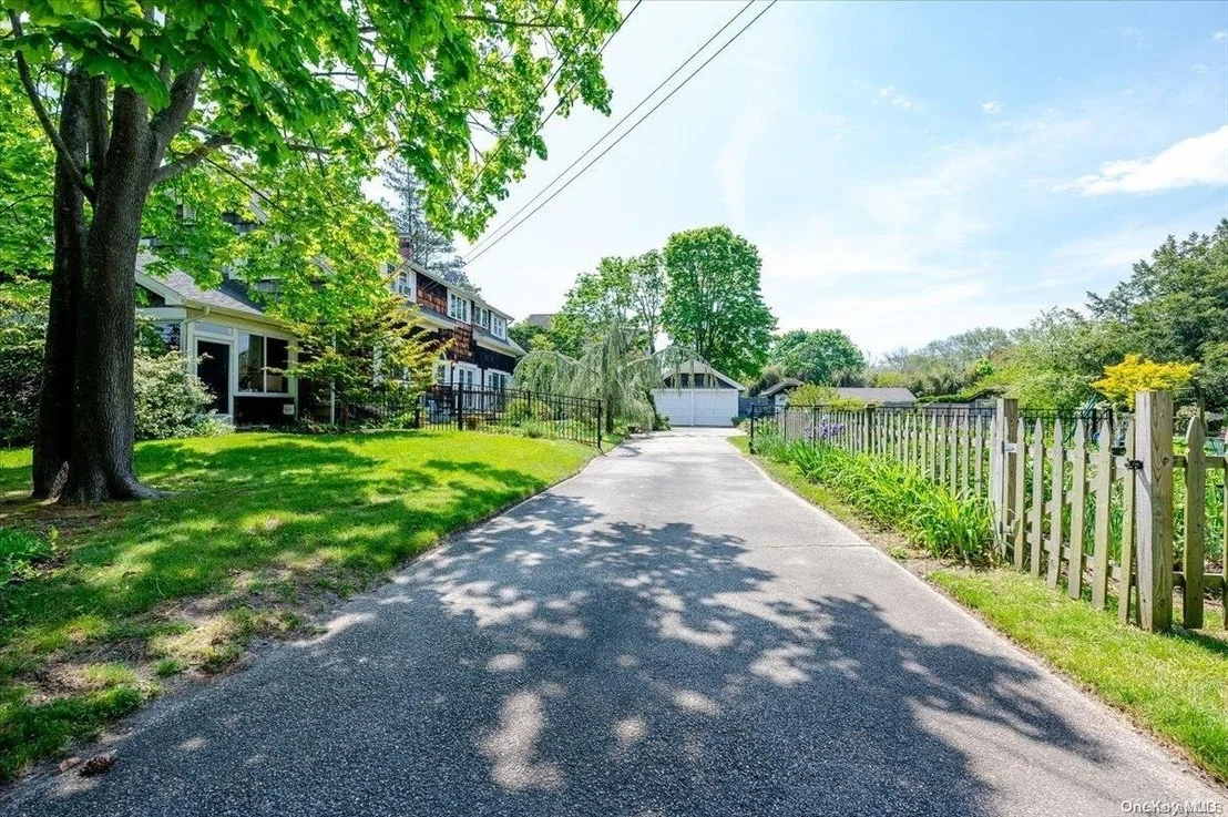 Photo of 238 Bay Avenue