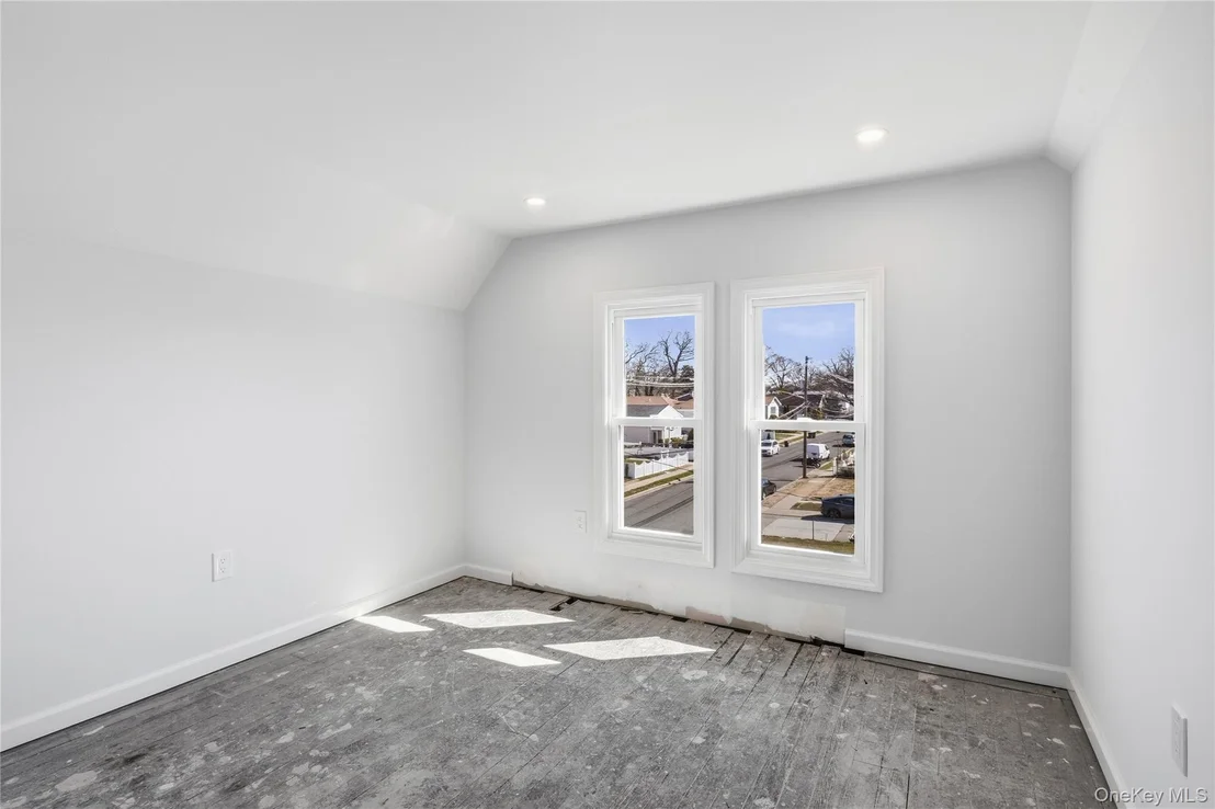 Photo of 22 Colonial Avenue