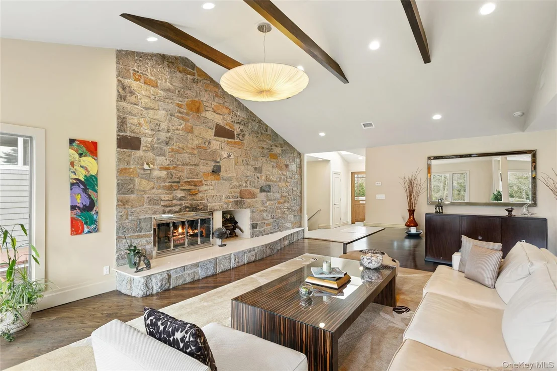 Photo of 230 Richards Lane