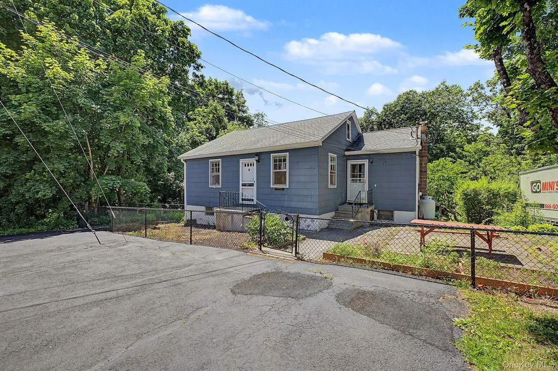 Photo of 121 Putnam Drive