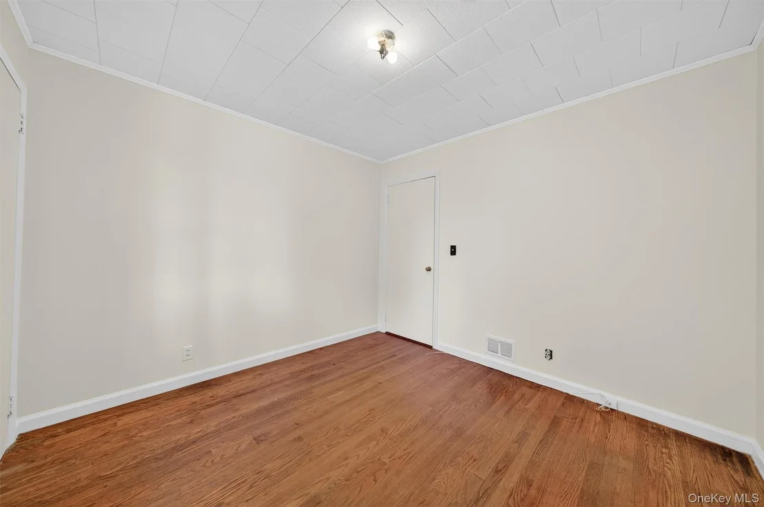Photo of 12 Mid Oaks Drive