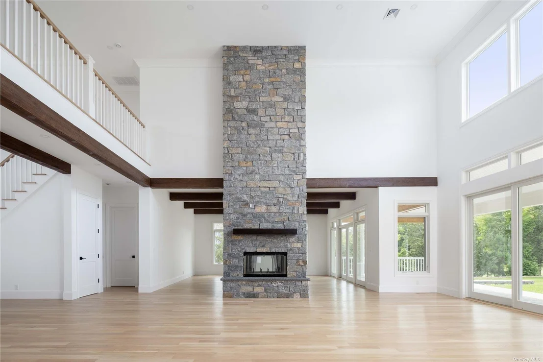 Photo of 150 N Hillcrest Drive
