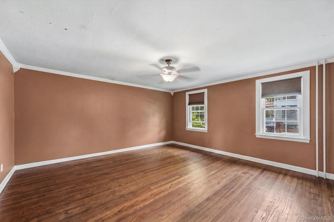 Photo of 10 Dutchess Avenue