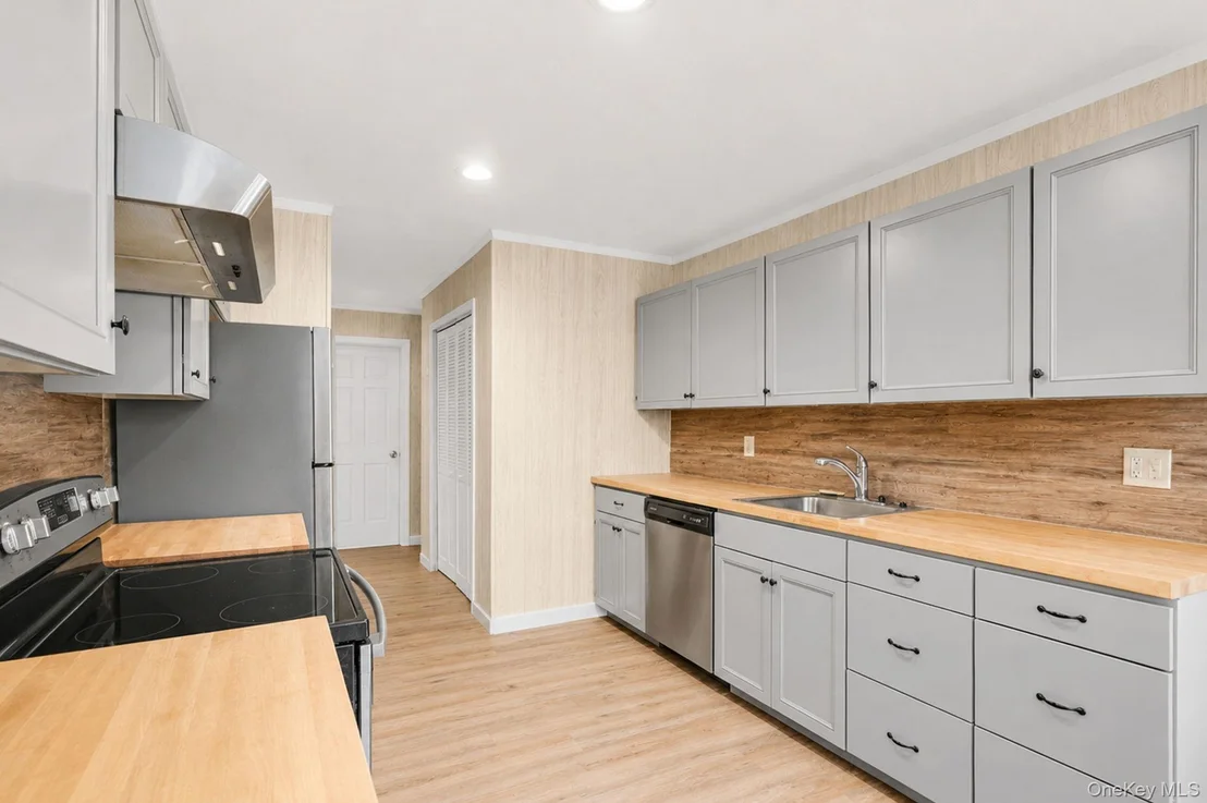 Photo of 151 Sequoia Drive