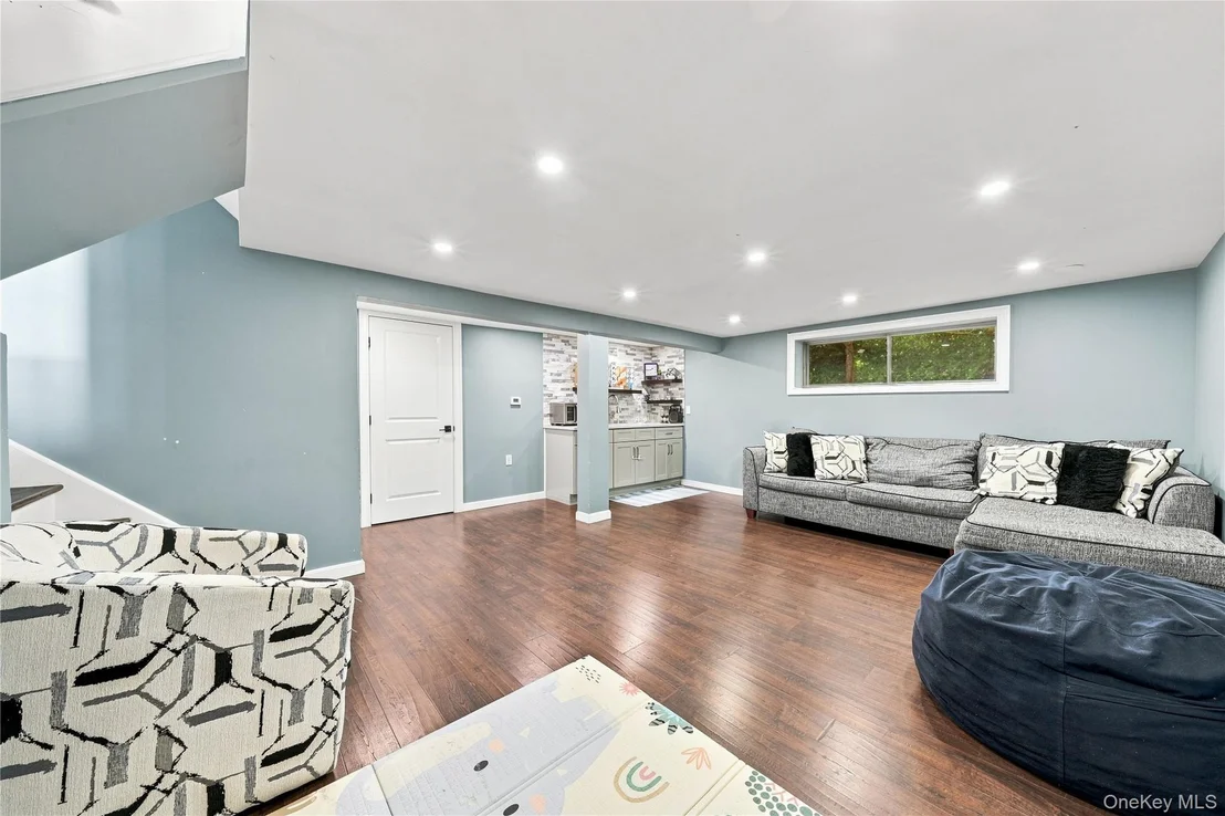 Photo of 614 Pine Lane