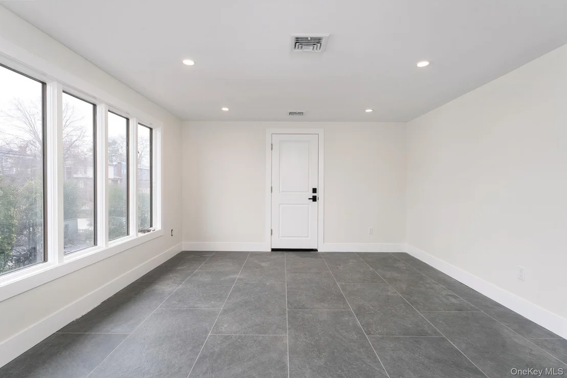 Photo of 2547 Army Place