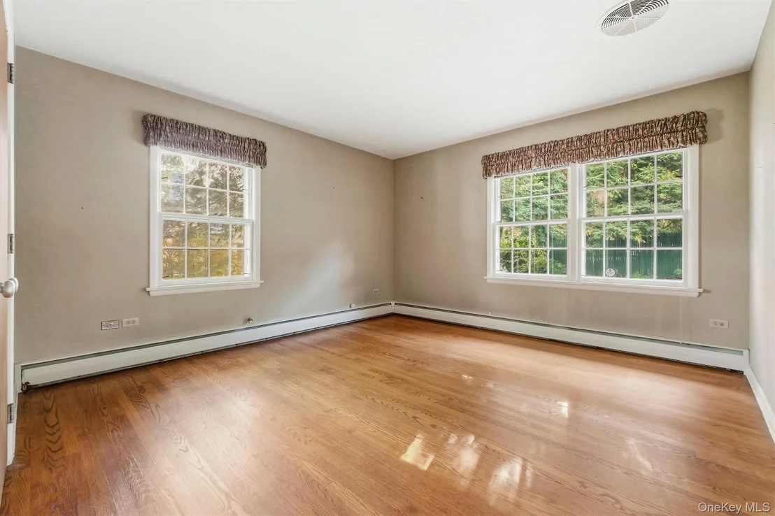 Photo of 17 Whitehouse Avenue