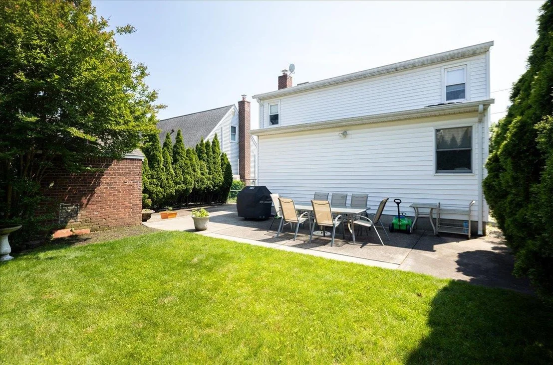 Photo of 1004 Jackson Avenue