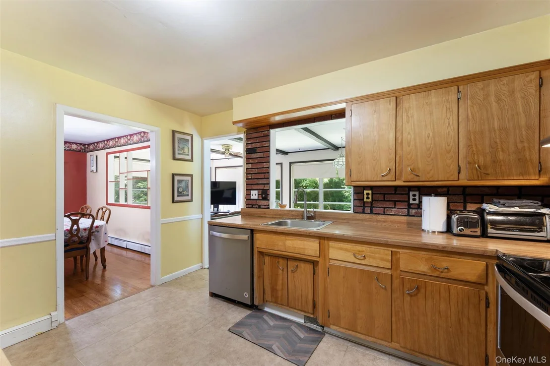 Photo of 182 Geymer Drive