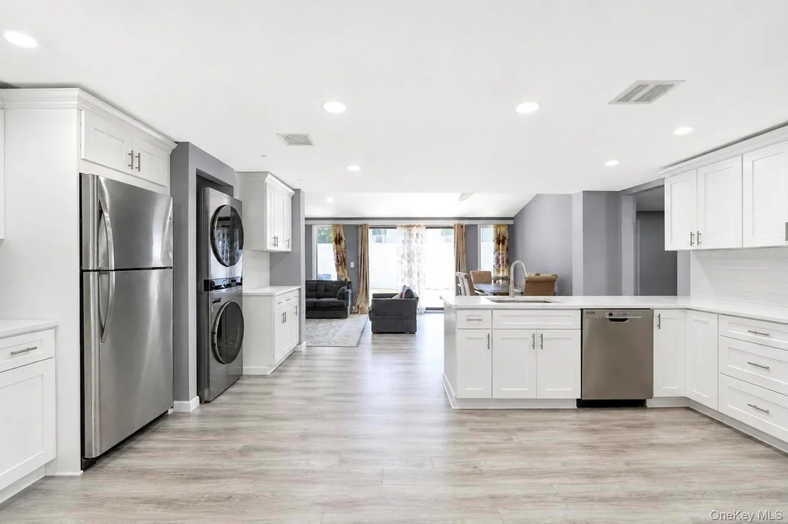 Photo of 10 Helene Drive