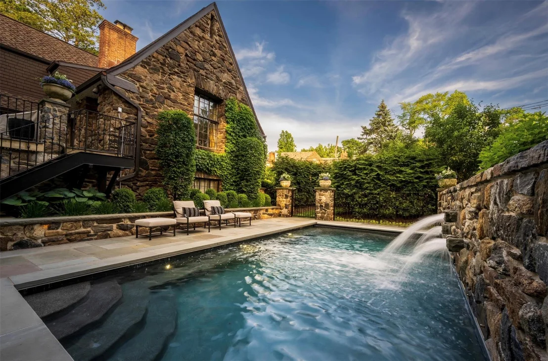 Photo of 27 Greenhaven Road