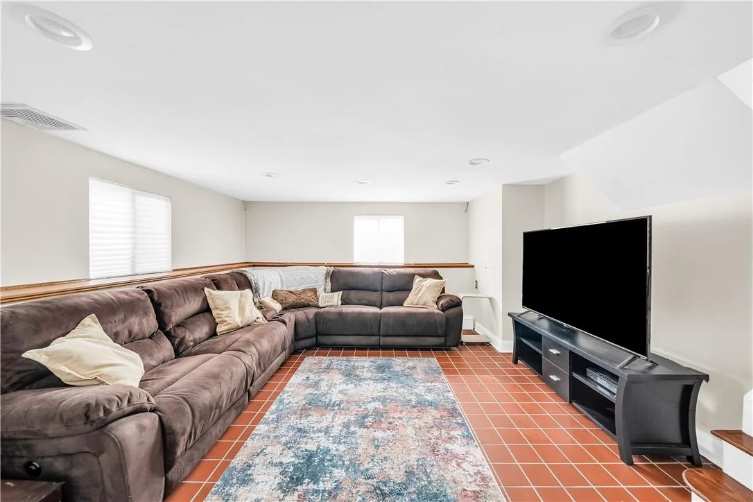 Photo of 75 East Drive