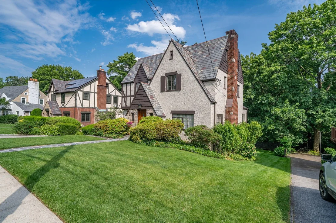 Photo of 44 Parkview Drive