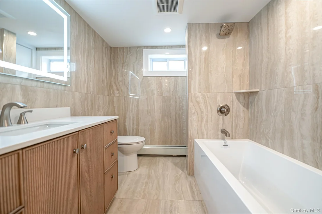 Photo of 31 Boulevard Avenue