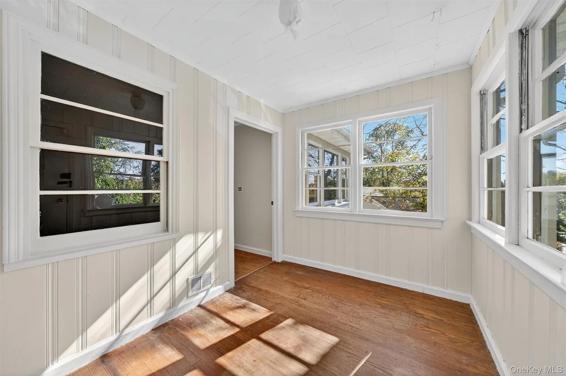 Photo of 12 Mid Oaks Drive