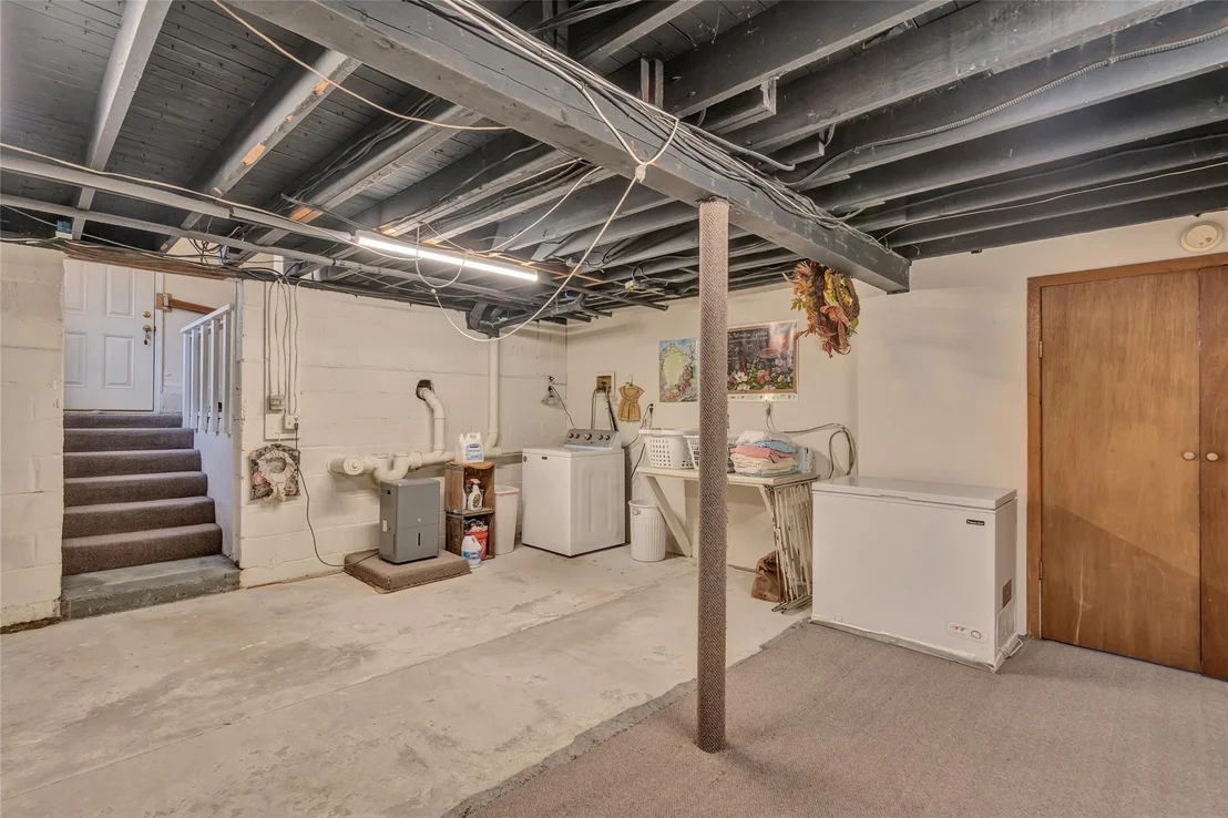 Photo of 87 Mohawk Avenue