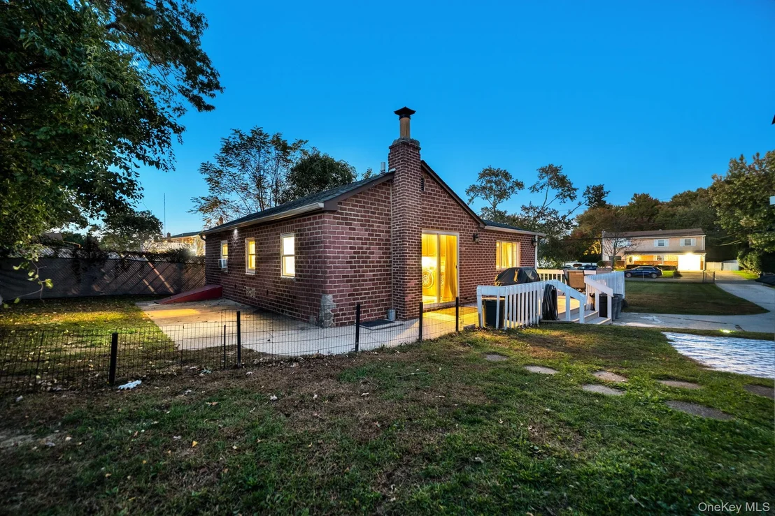 Photo of 629 East Drive