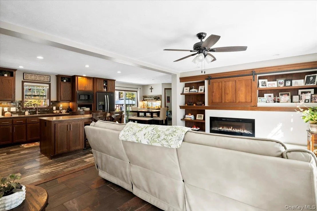 Photo of 110 Silver Spur Road W