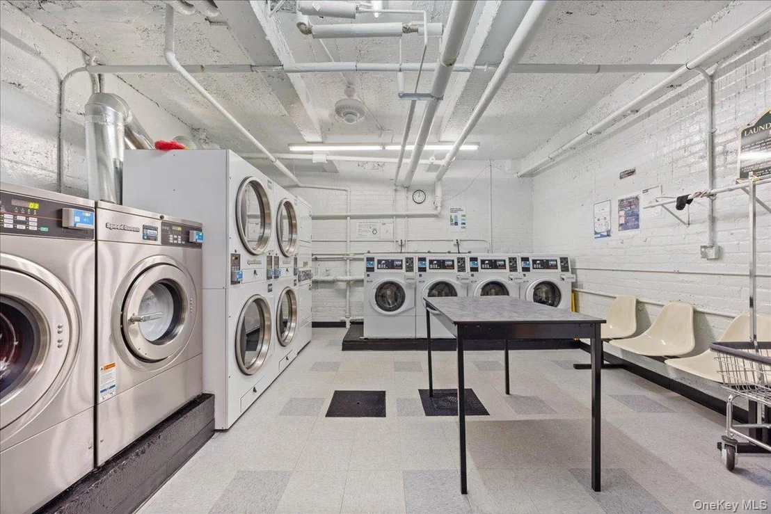 Photo of Unit 4D at 821 Bronx River Road