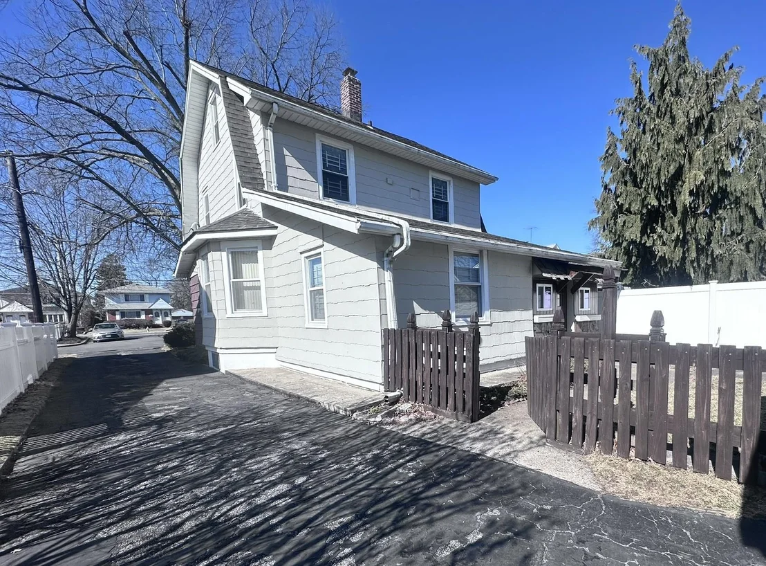 Photo of 166 Franklin Street