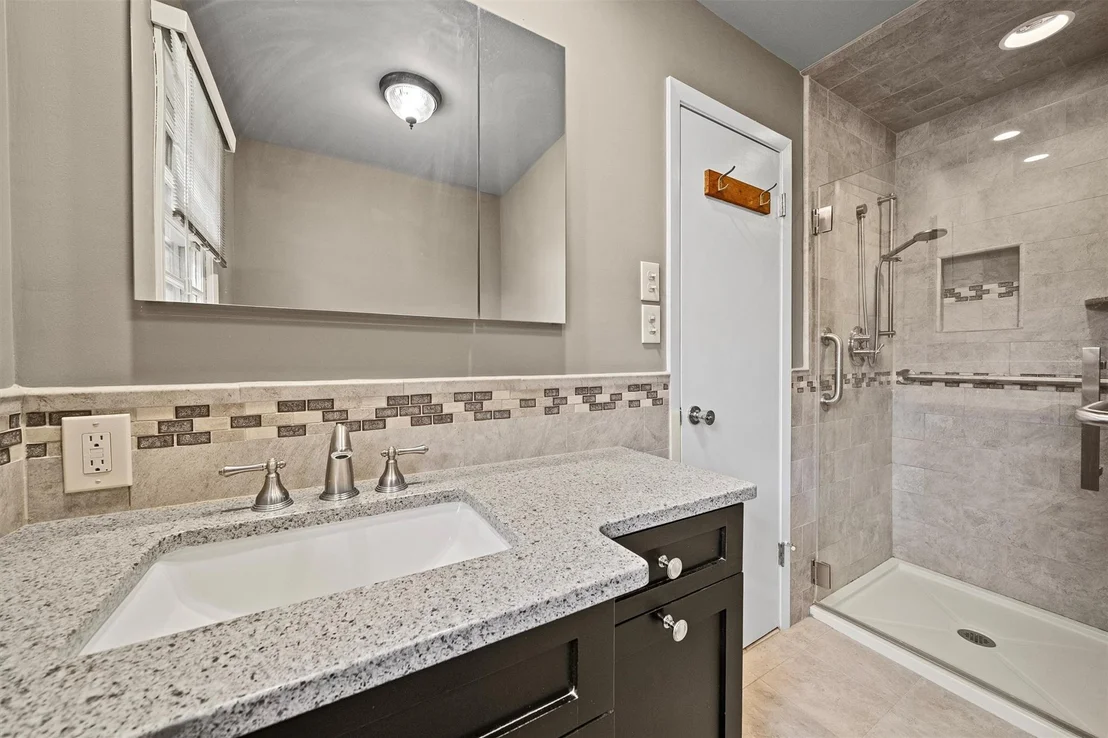 Photo of 21 Westview Road