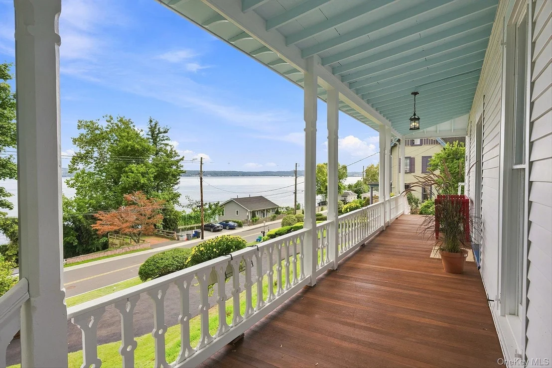 Photo of 75 River Road