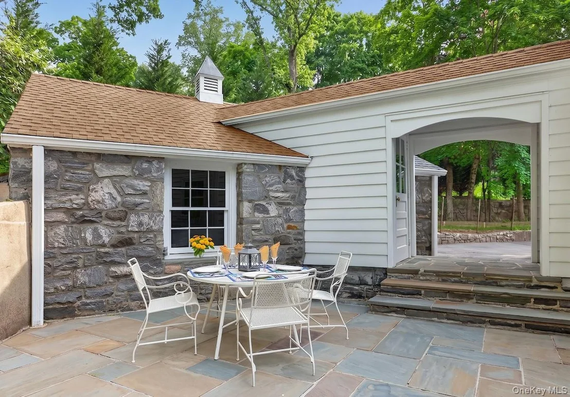 Photo of 33 Oliphant Avenue