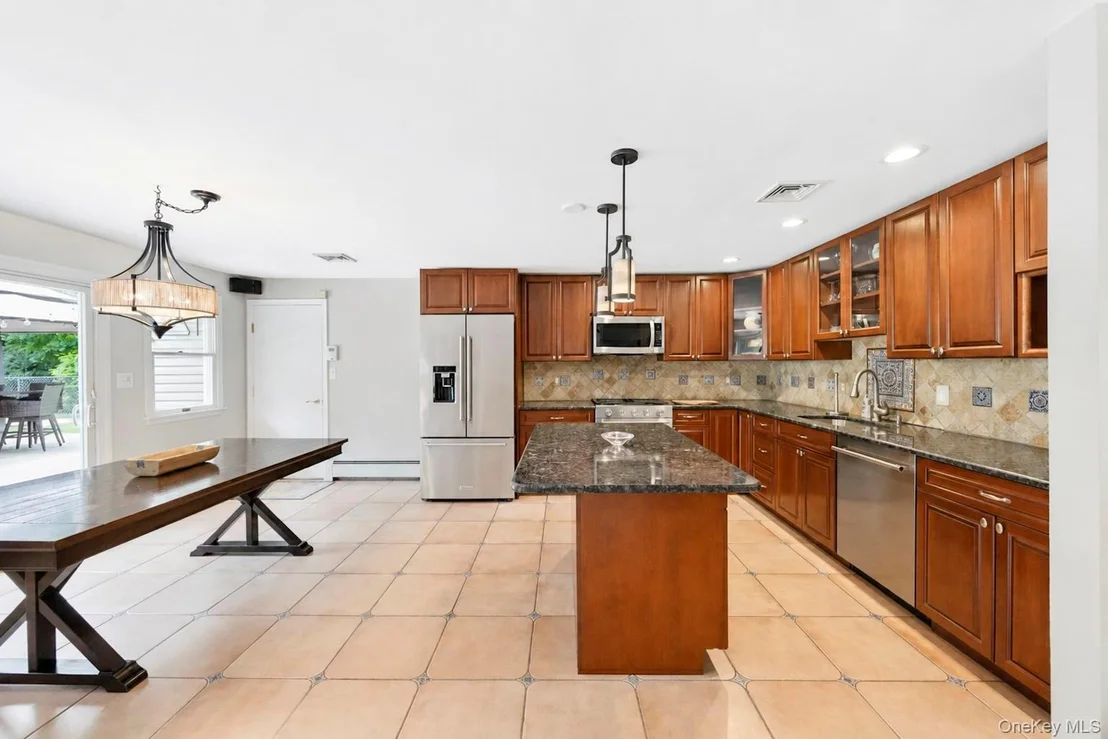 Photo of 98 Echo Avenue