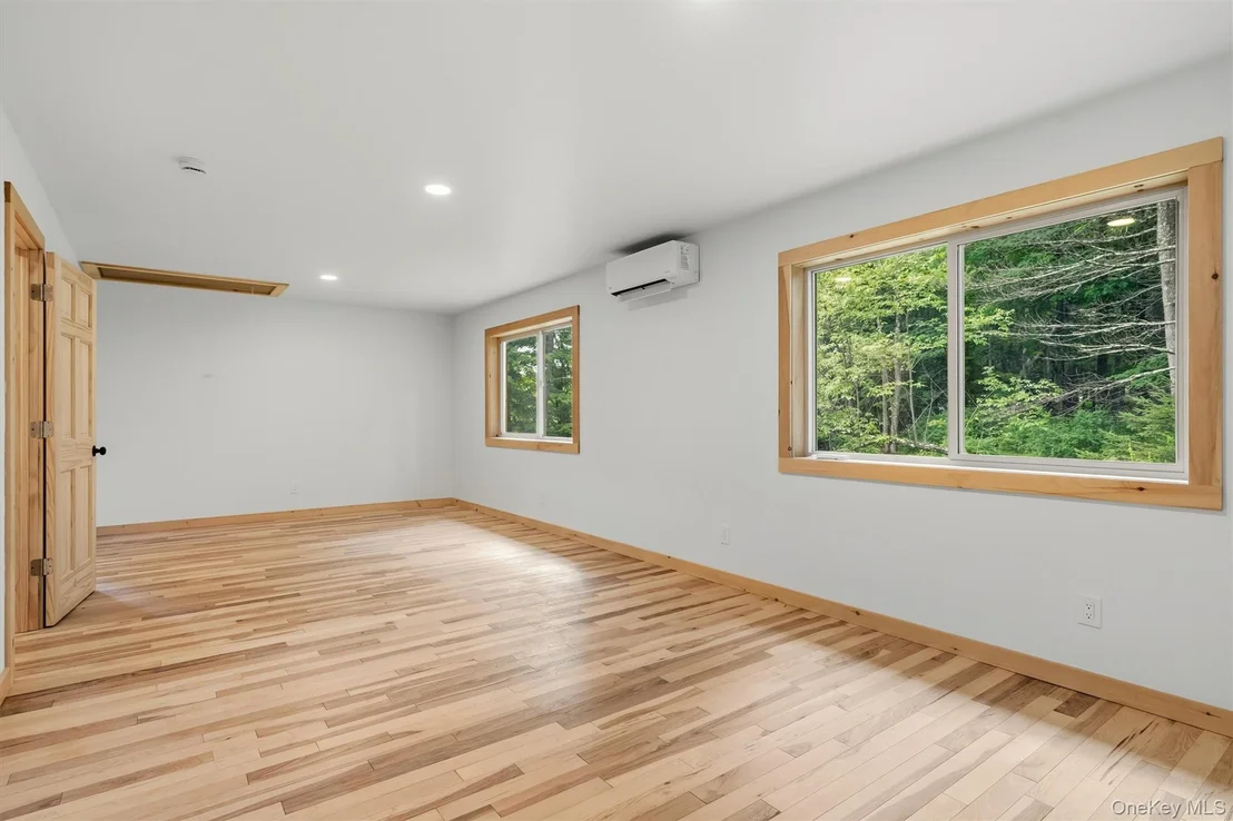 Photo of 71 Oak Street