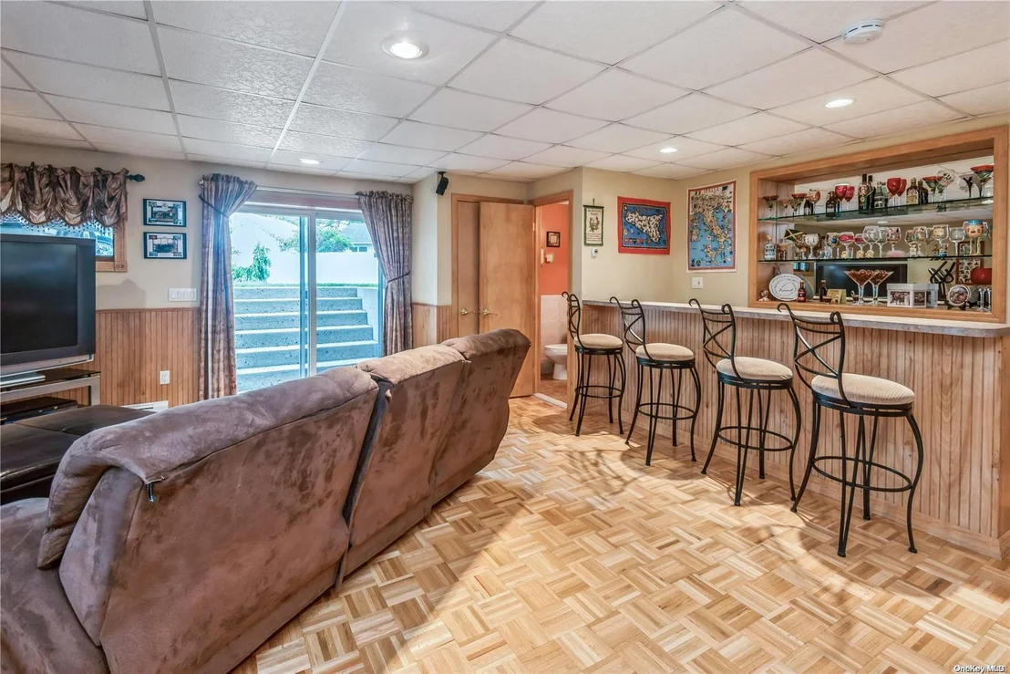 Photo of 830 Willow Road