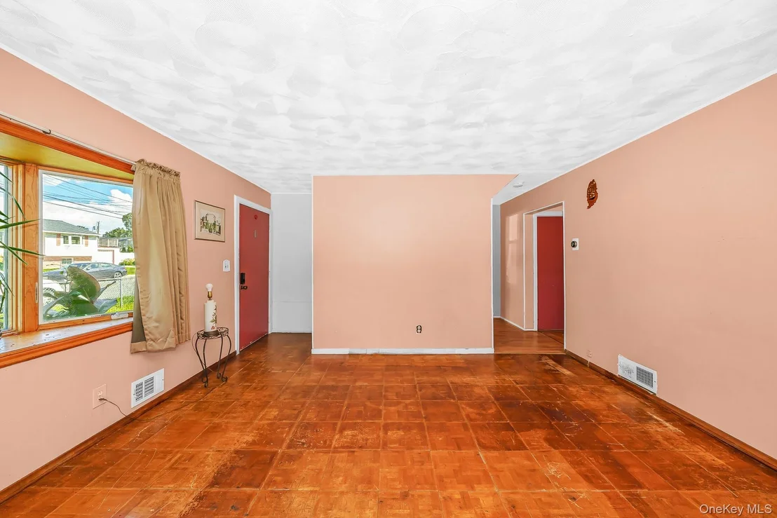 Photo of 214 Root Avenue