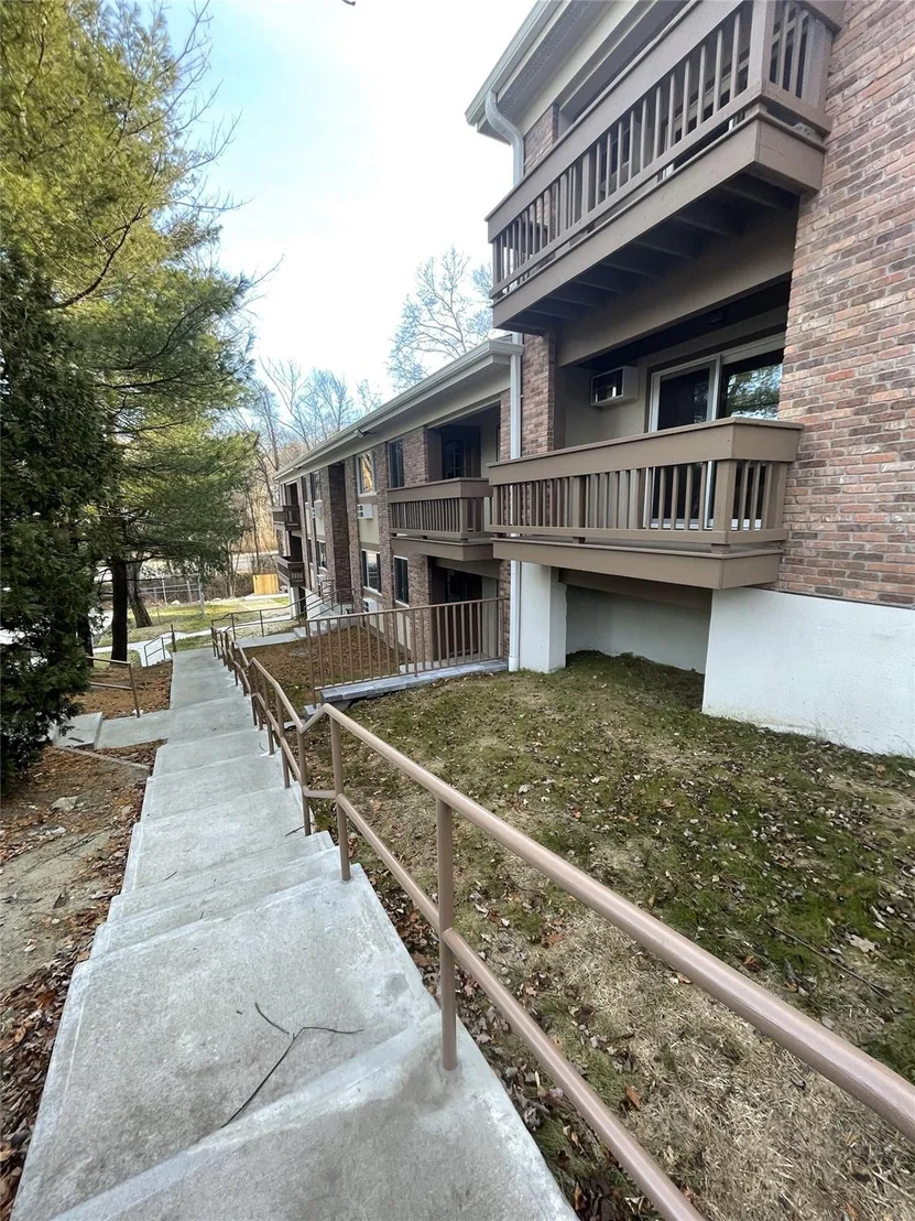 Photo of Unit 3P at 3 Woods End Circle