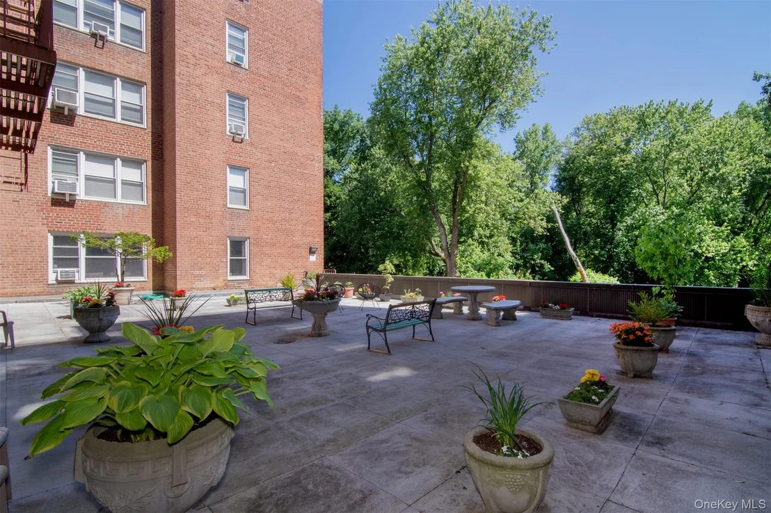 Photo of Unit 2C at 1111 Midland Avenue
