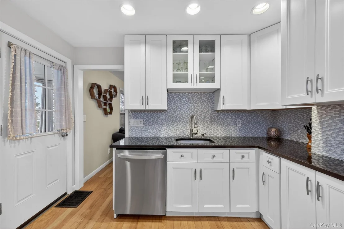 Photo of 19 Forest Avenue
