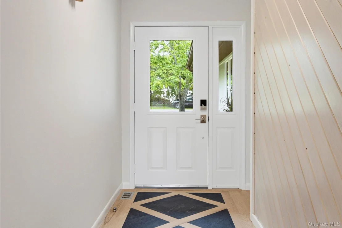 Photo of 177 Herricks Lane