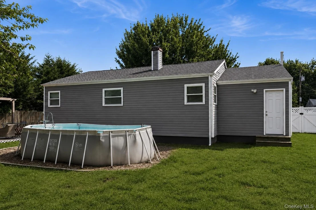 Photo of 52 Larry Road S