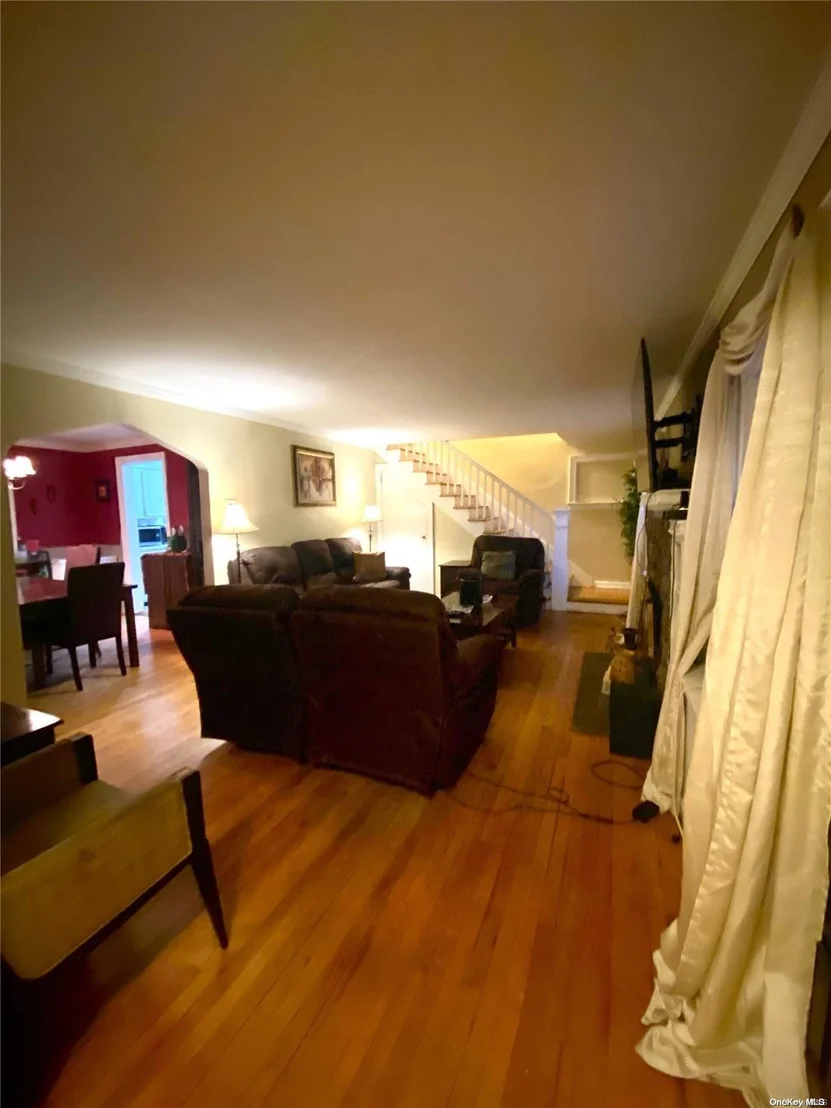Photo of 160 Sweezy Avenue